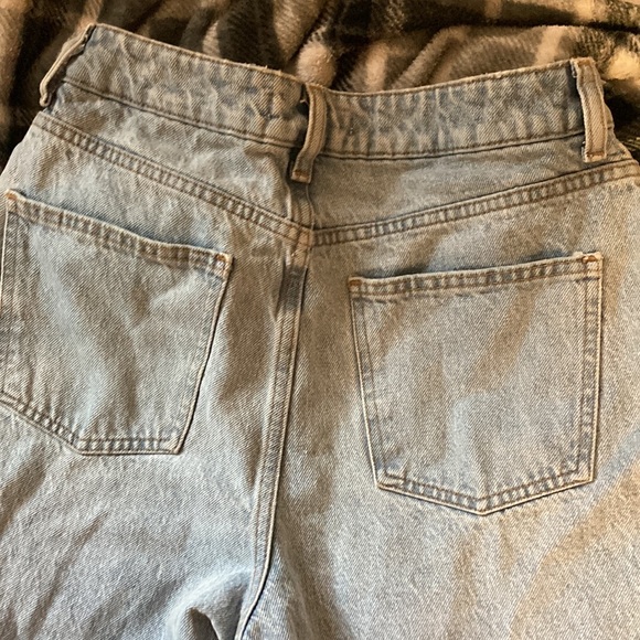 Cute distressed baggy pants size 4 36 eur 8 uk 40 never worn light blue Jeans - Picture 2 of 2
